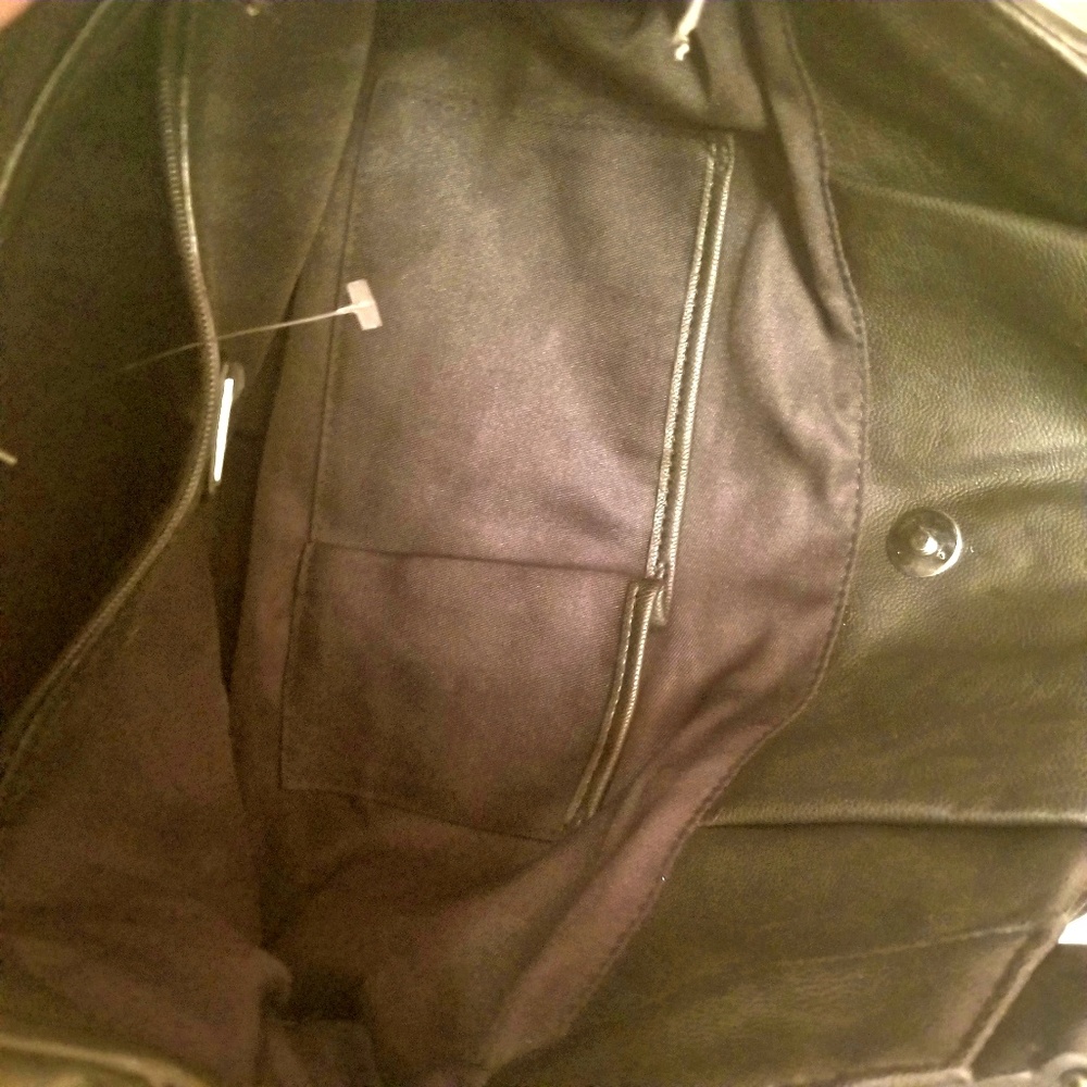 *SOLD*AUTH Guess Satchel Leather Chain Handle - Picture 8 of 8